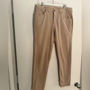 lululemon athletica Men's Stretch Chino in Light Khaki